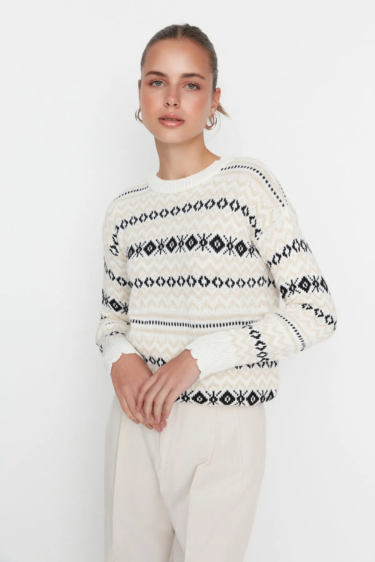 Trendyol Collection  Ecrufarbener Jacquard-Pullover TWOAW23KZ00289