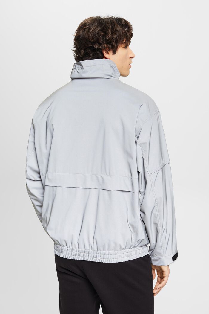 Windbreaker im Oversize-Look