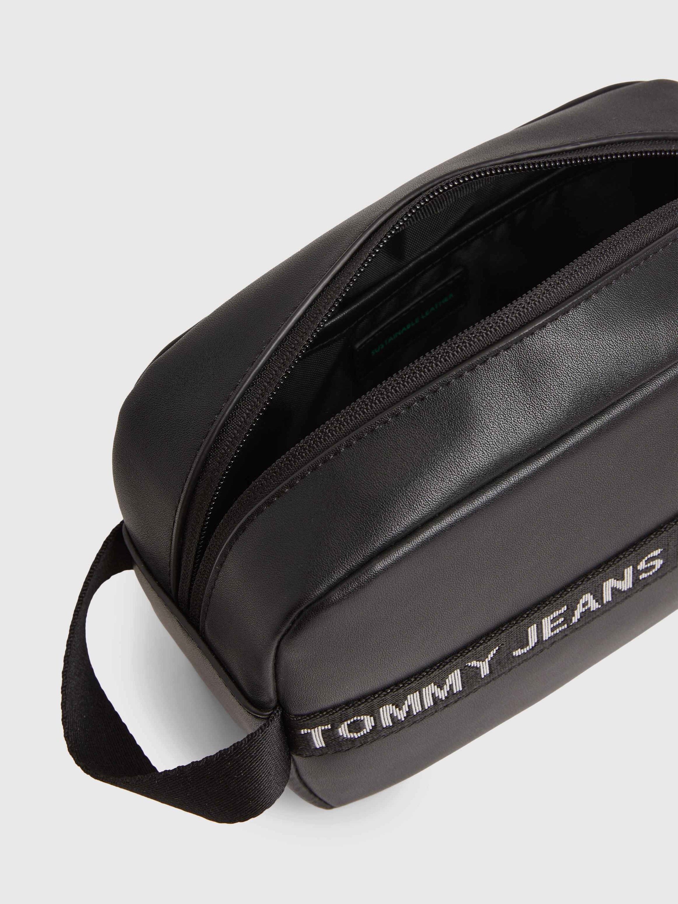 Tommy Jeans Kosmetiktasche TJM ESSENTIAL LEATHER WASHBAG, in dezentem Stil