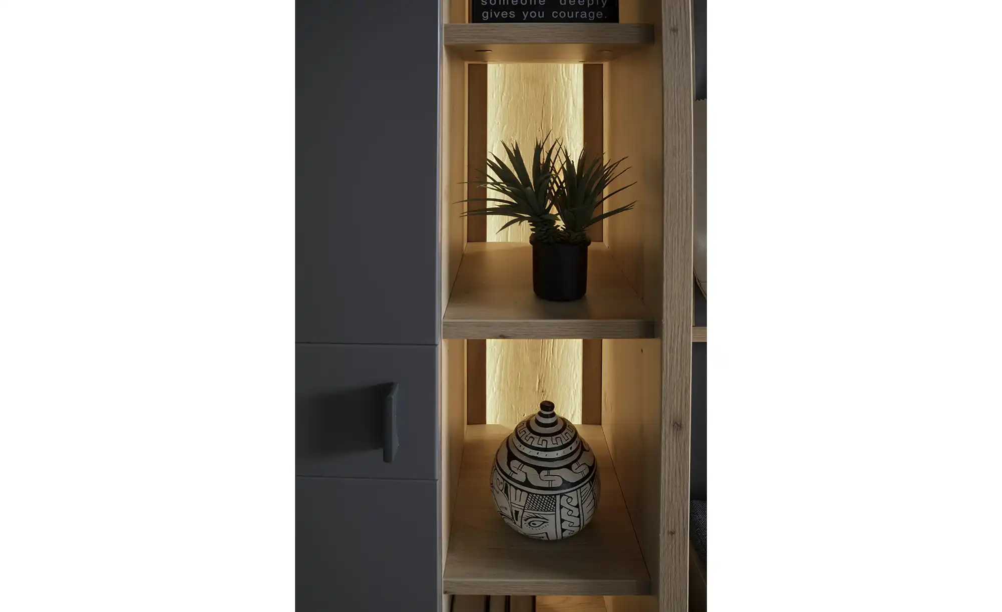 Garderobenschrank