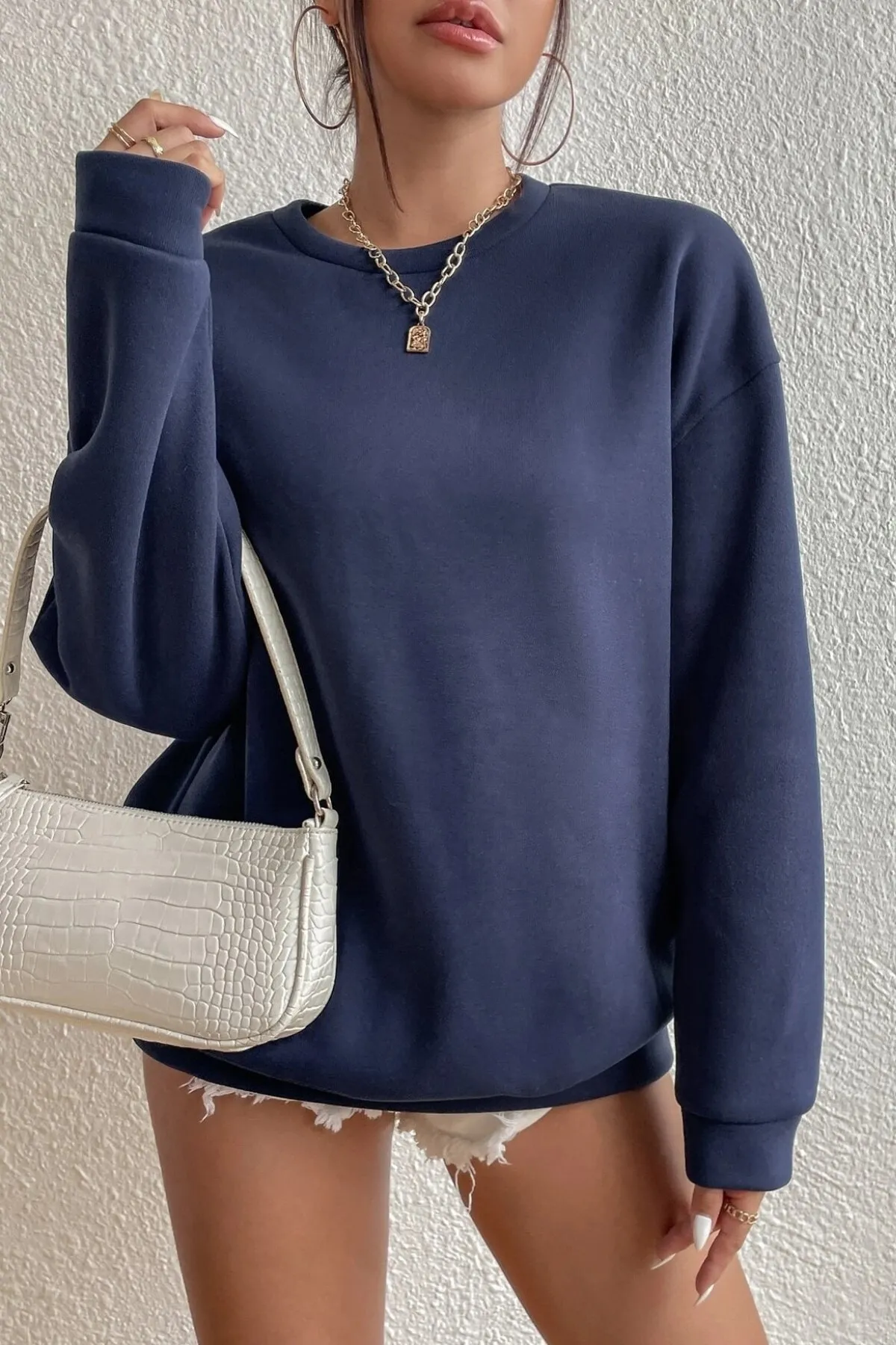 MODAGEN  Unisex-Sweatshirt „Brooklyn 1898“ in Marineblau mit Rundhalsausschnitt und Übergröße