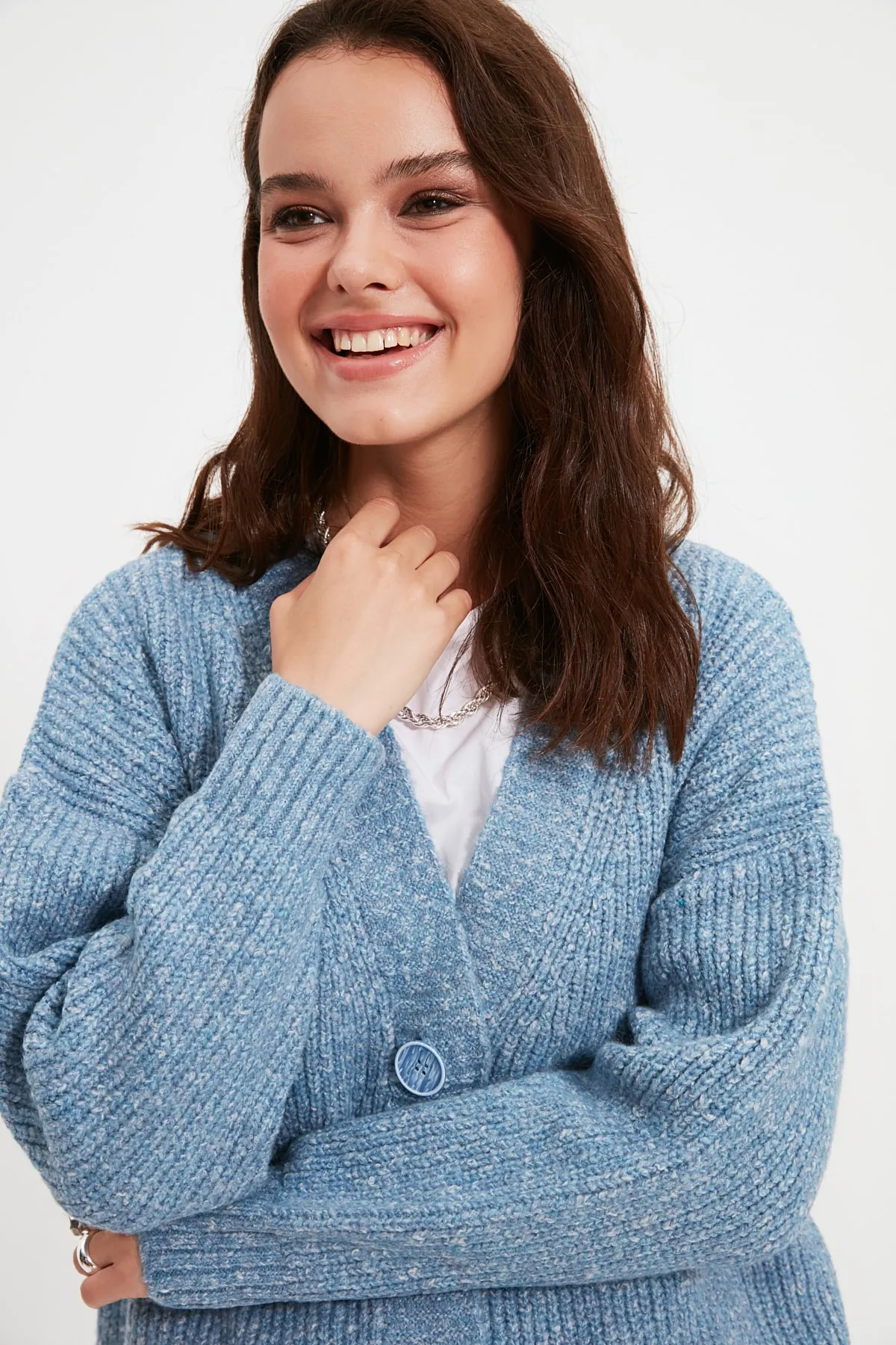 Trendyol Modest  Blauer, geknöpfter, weicher Strick-Cardigan mit V-Ausschnitt TCTAW22HI0397