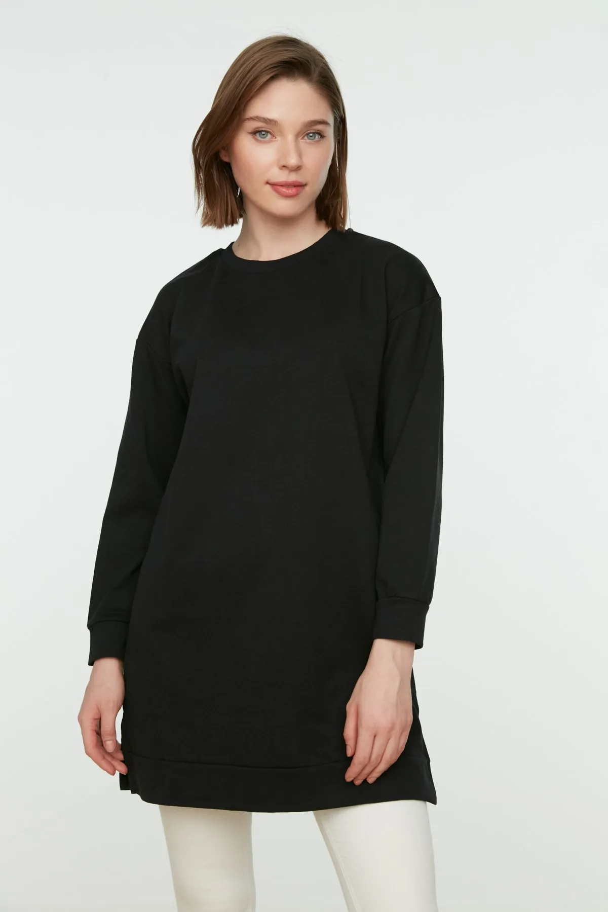 Trendyol Modest  Schwarz-Hellbraunes 2er-Pack Basic-Strick-Sweatshirt mit Rundhalsausschnitt TCTAW22TW0152