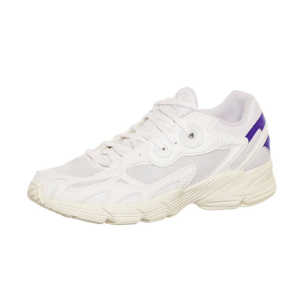 adidas Astir W HQ6774 / weiss