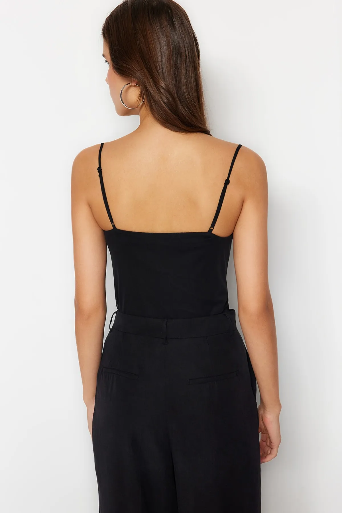 Trendyol Collection  Schwarzer gefütterter Tüll-Body zum Aufstecken TPRSS23BD00038