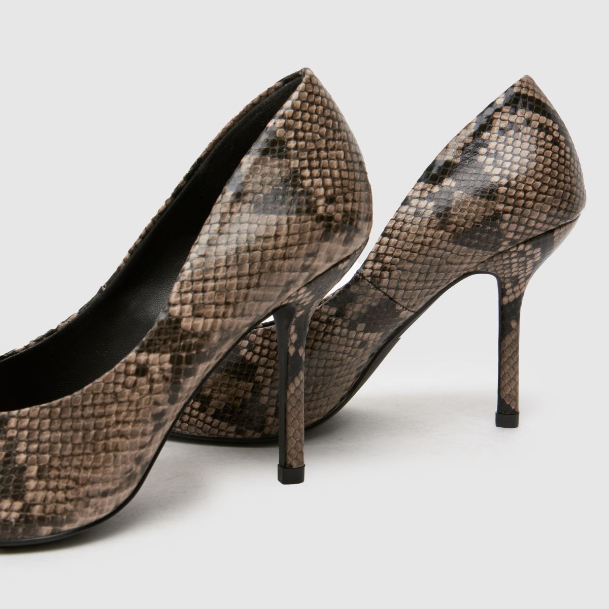 Schuh Sylvia Point Court – Beige och bruna högklackade skor