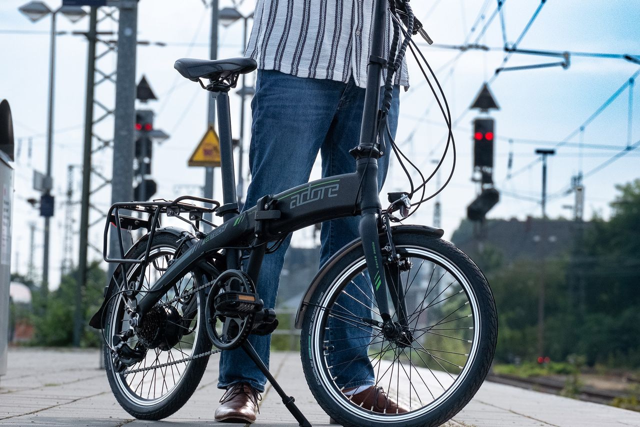 Adore Alu E-Faltrad 20'' Cologne E-Bike schwarz 250 Watt Li-Ion 36V/10 Ah 6-Gang