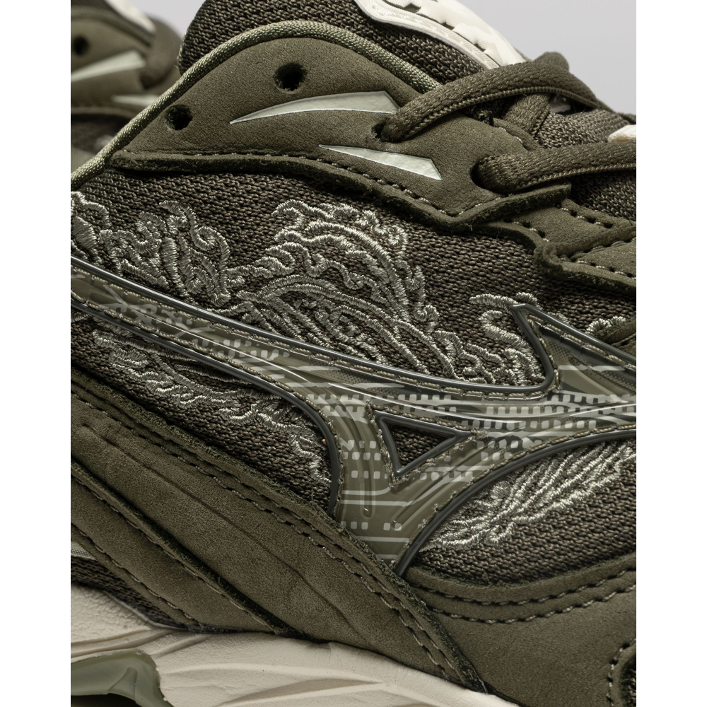Mizuno x Maharishi Wave Rider 10 D1GD222501 / grün