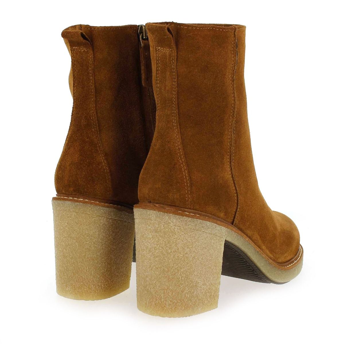 Julie Dee  IV 043 - Cognac