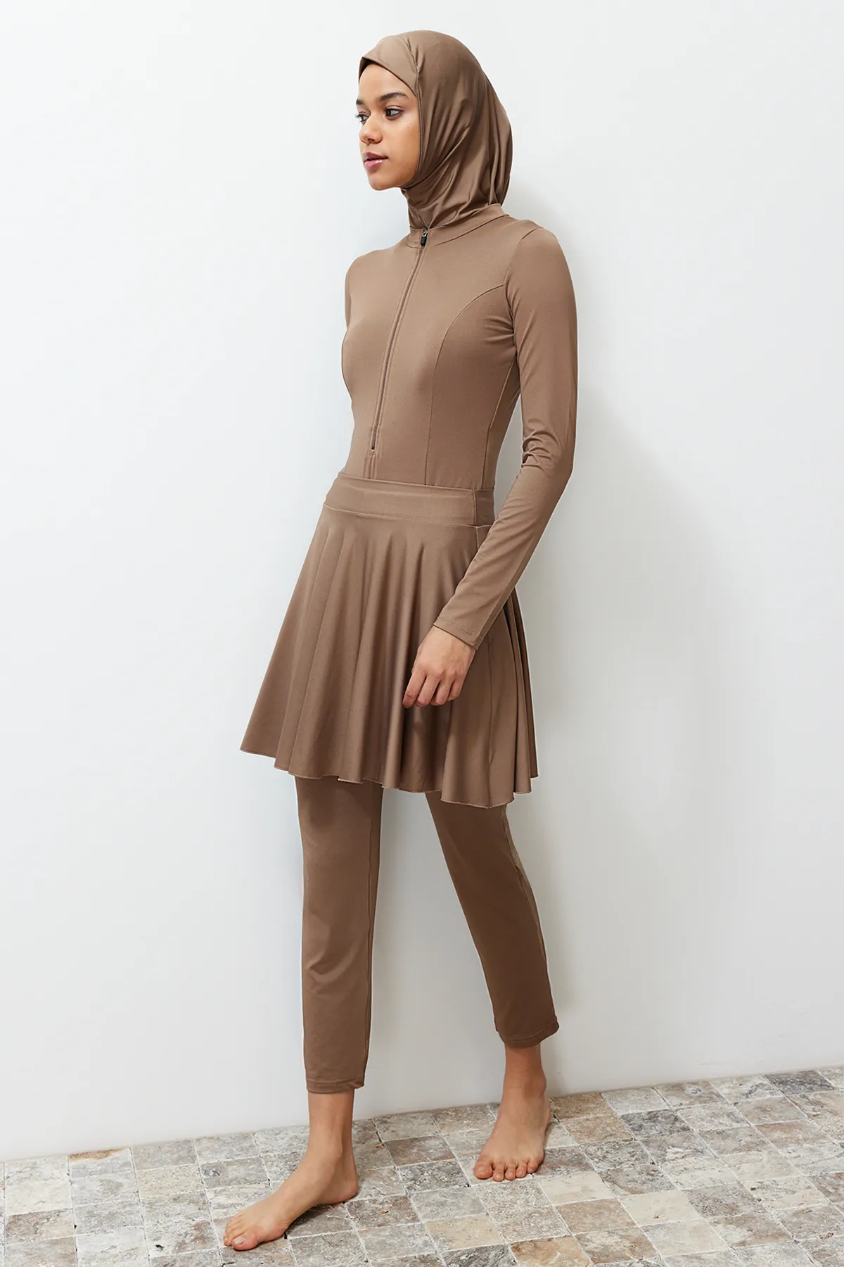 Trendyol Modest  Kamelfarbenes 3-teiliges, vollständig bedecktes Strandbekleidungs-Badeanzug-Set TCTSS24CF00006