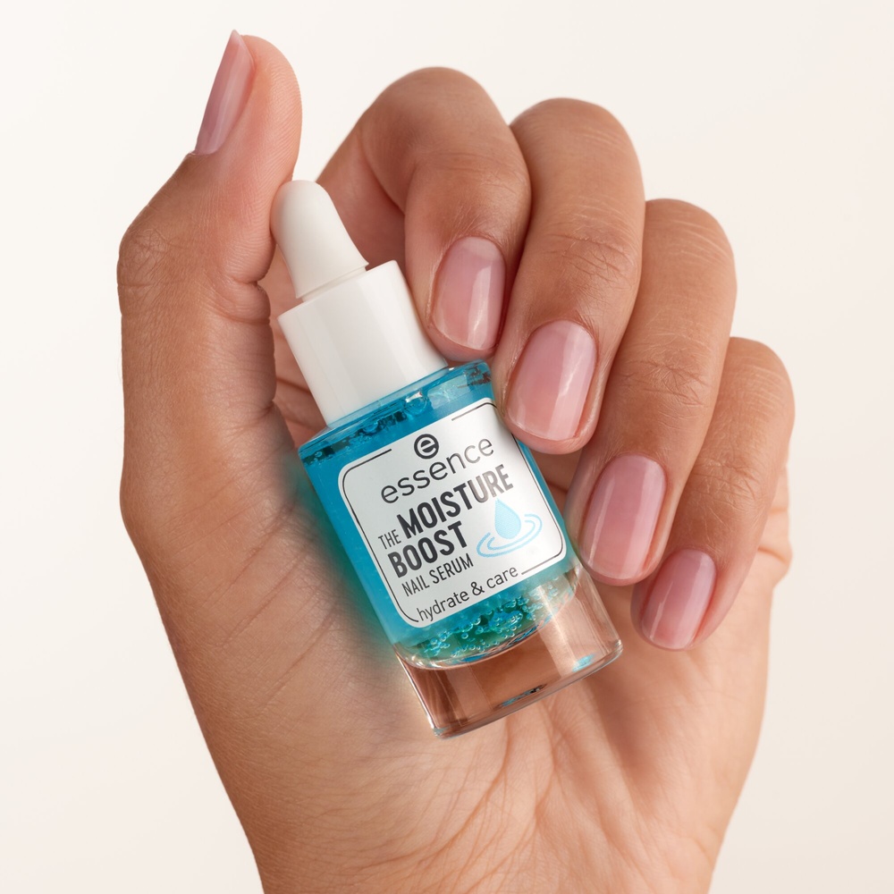 essence THE MOISTURE BOOST NAIL SERUM sérum ongles Baume pour les Ongles
