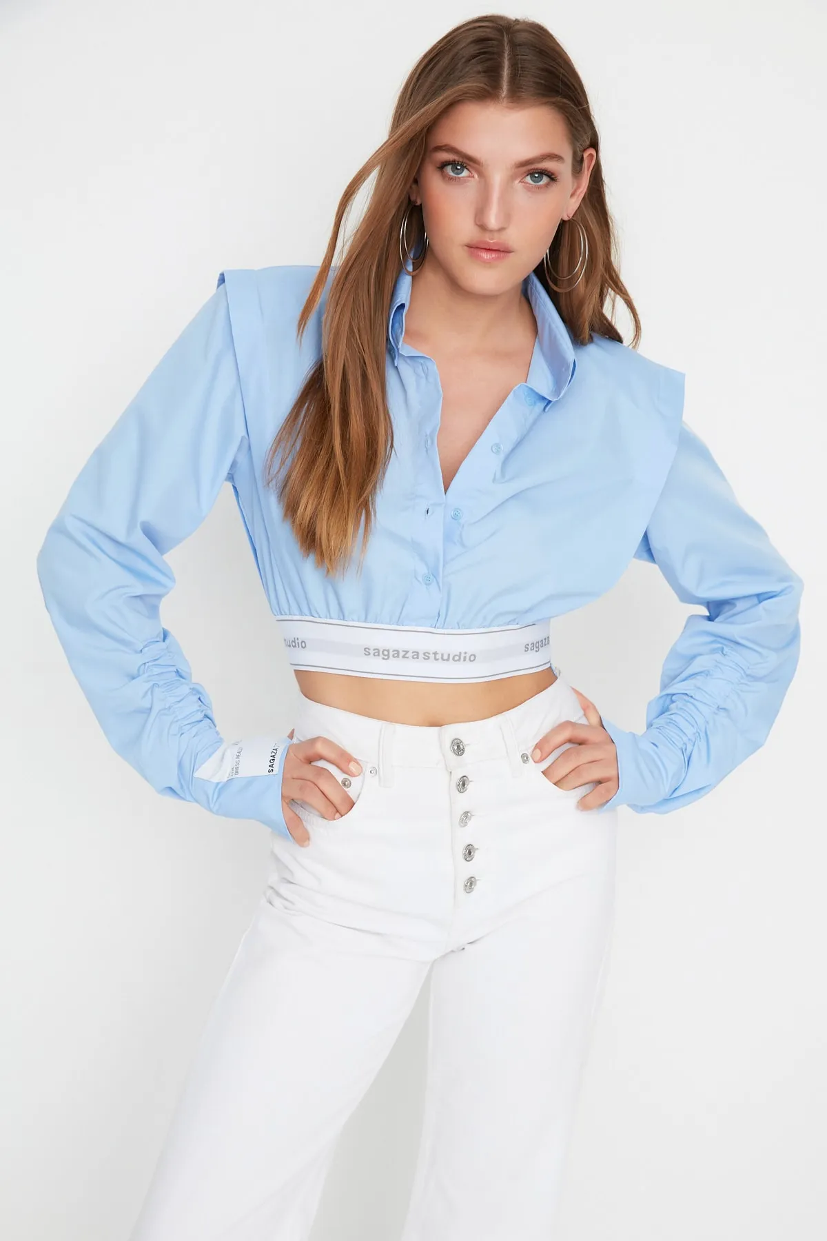 Trendyol Collection  Hellblaues Crop-Detail-Hemd