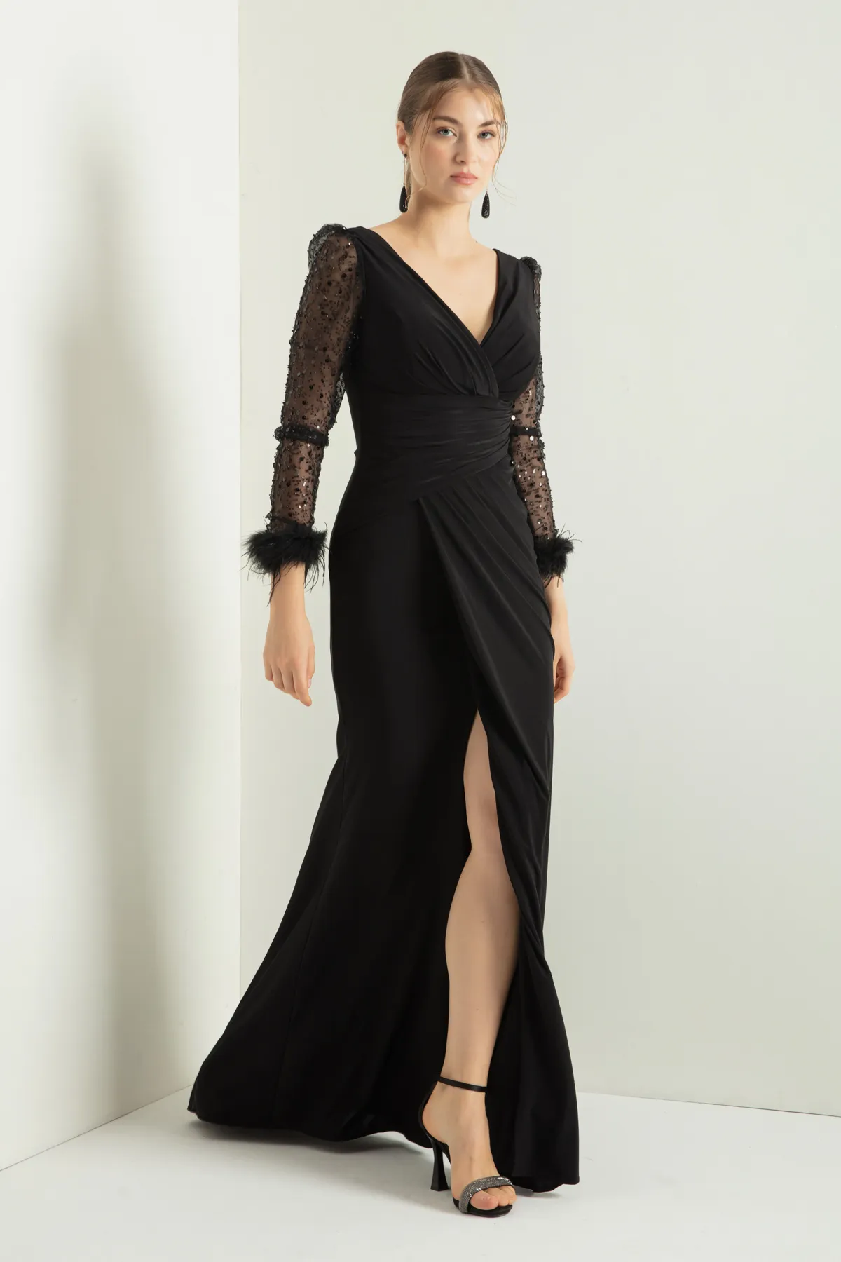 Lafaba  Schwarzes Damen-Abendkleid mit V-Ausschnitt und Steinschlitzen
