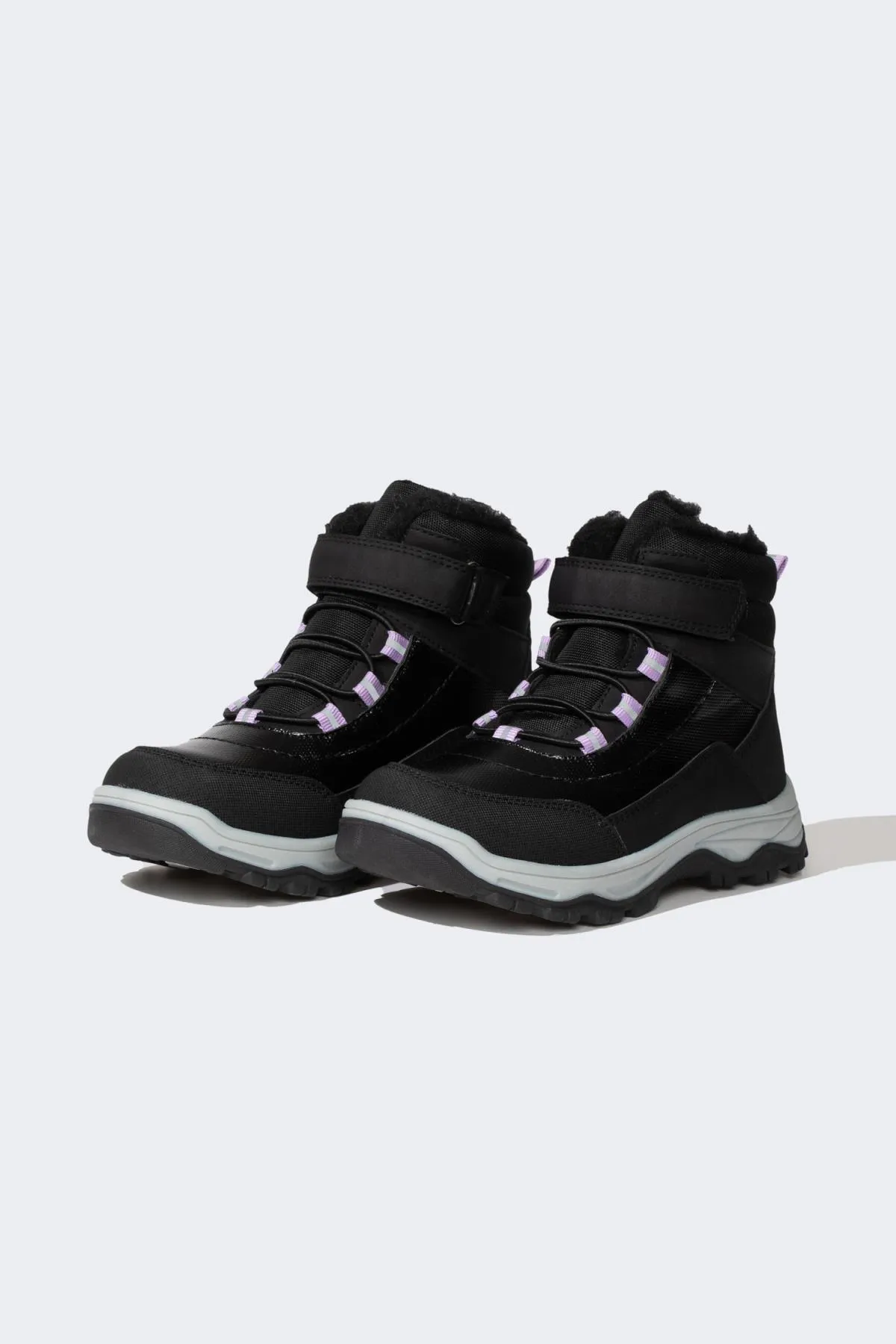 DeFacto  Mädchen Stiefel aus Kunstleder mit Klettverschluss und gezackter Sohle A8083a823au