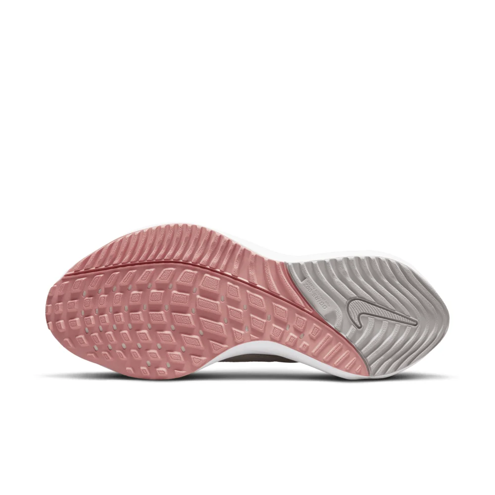 Nike Air Zoom Vomero 16 DA7698-601 / pink