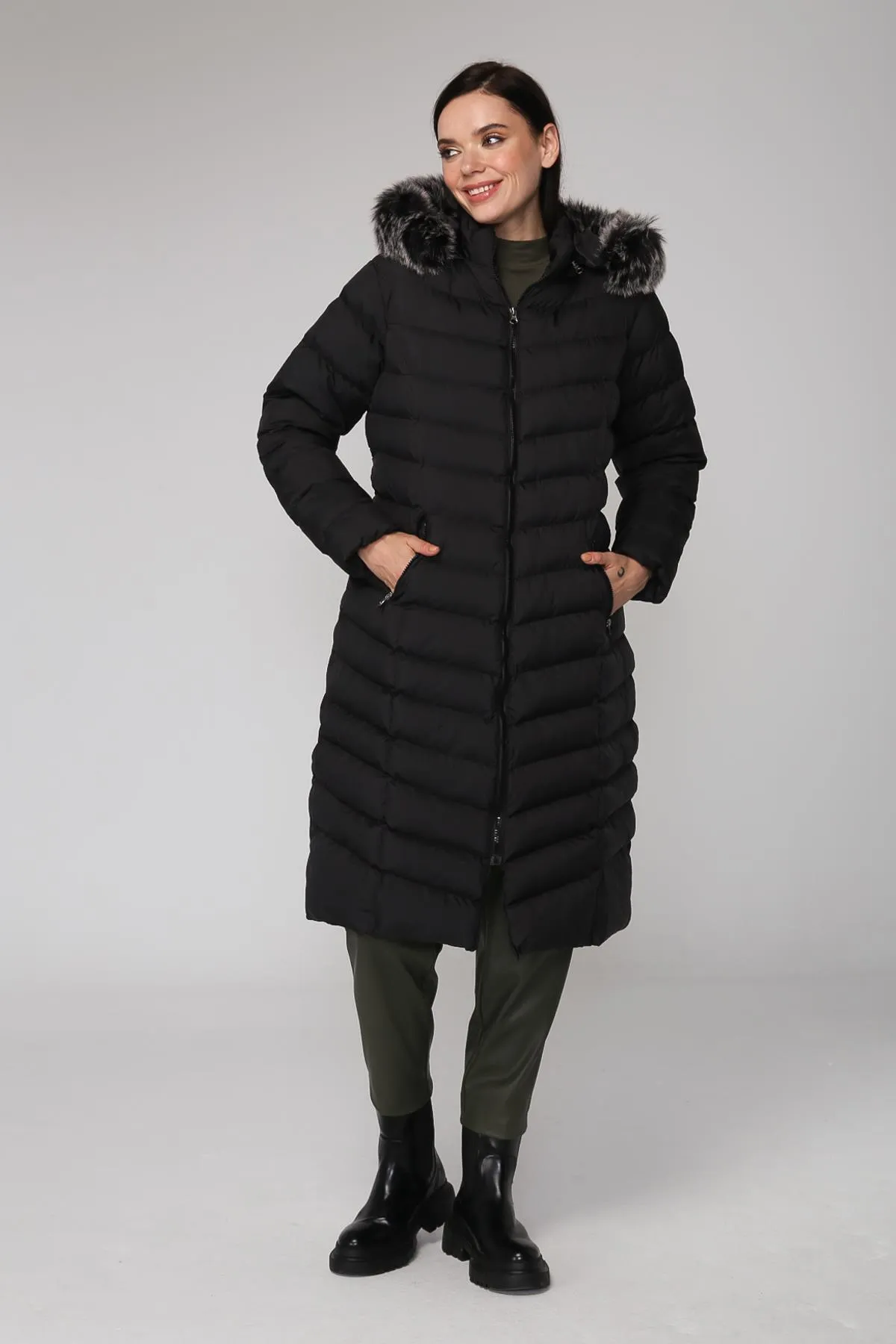 Olcay  Pelziger Puffermantel mit Kapuze und Reißverschluss, SCHWARZ 6136