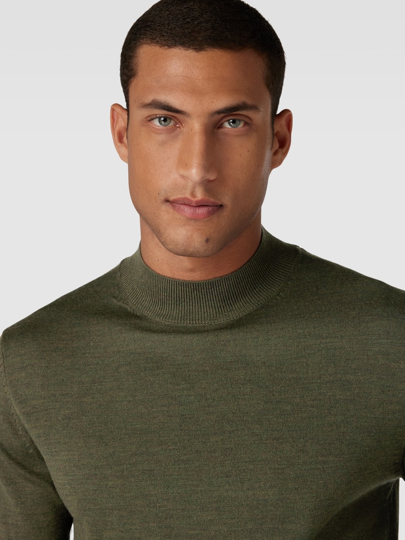 Strickpullover mit Turtleneck Modell 'TOWN' in olivgrün