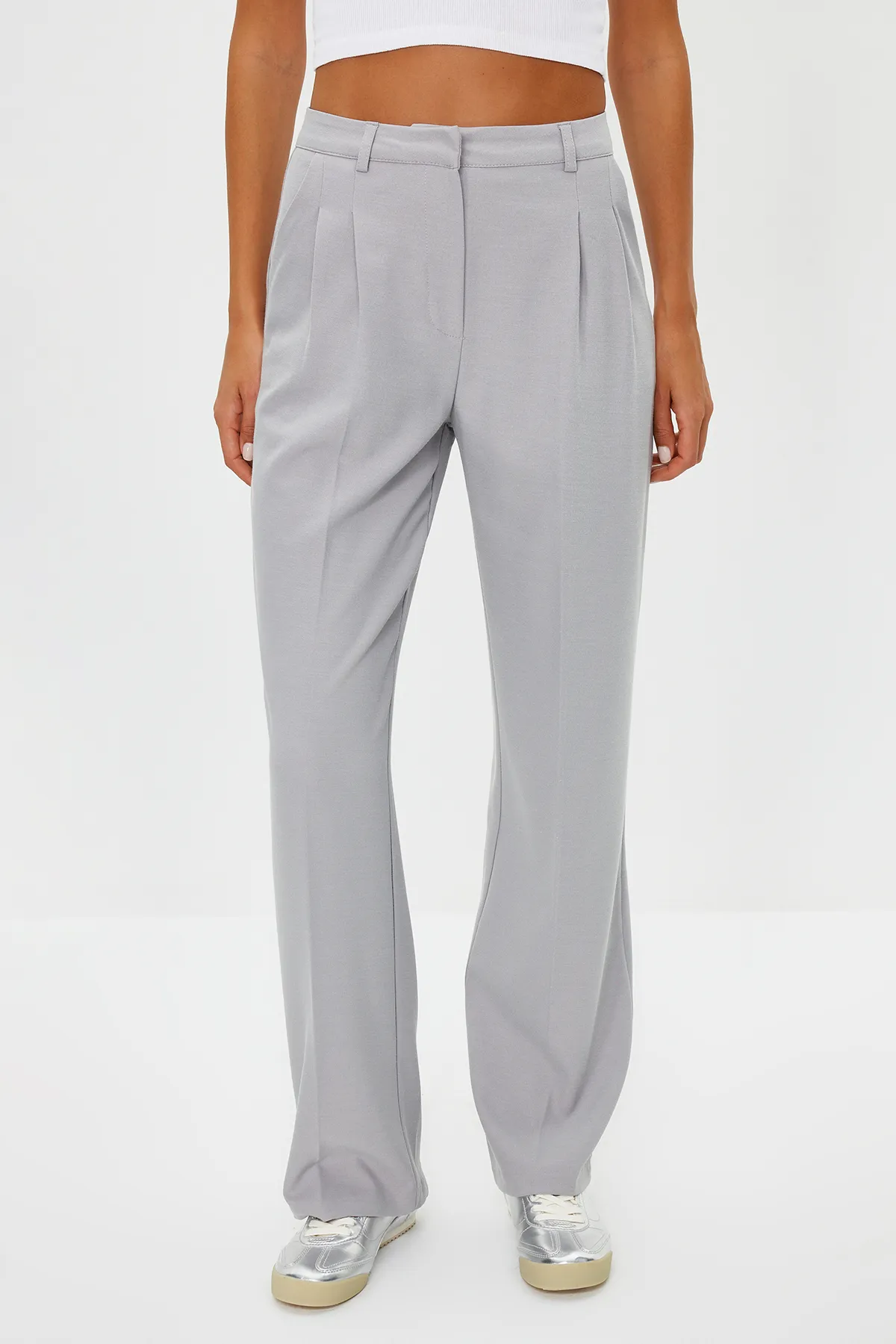 Trendyol Collection  Graue, gerade geschnittene, plissierte Webhose in limitierter Auflage TWOAW23PL00401