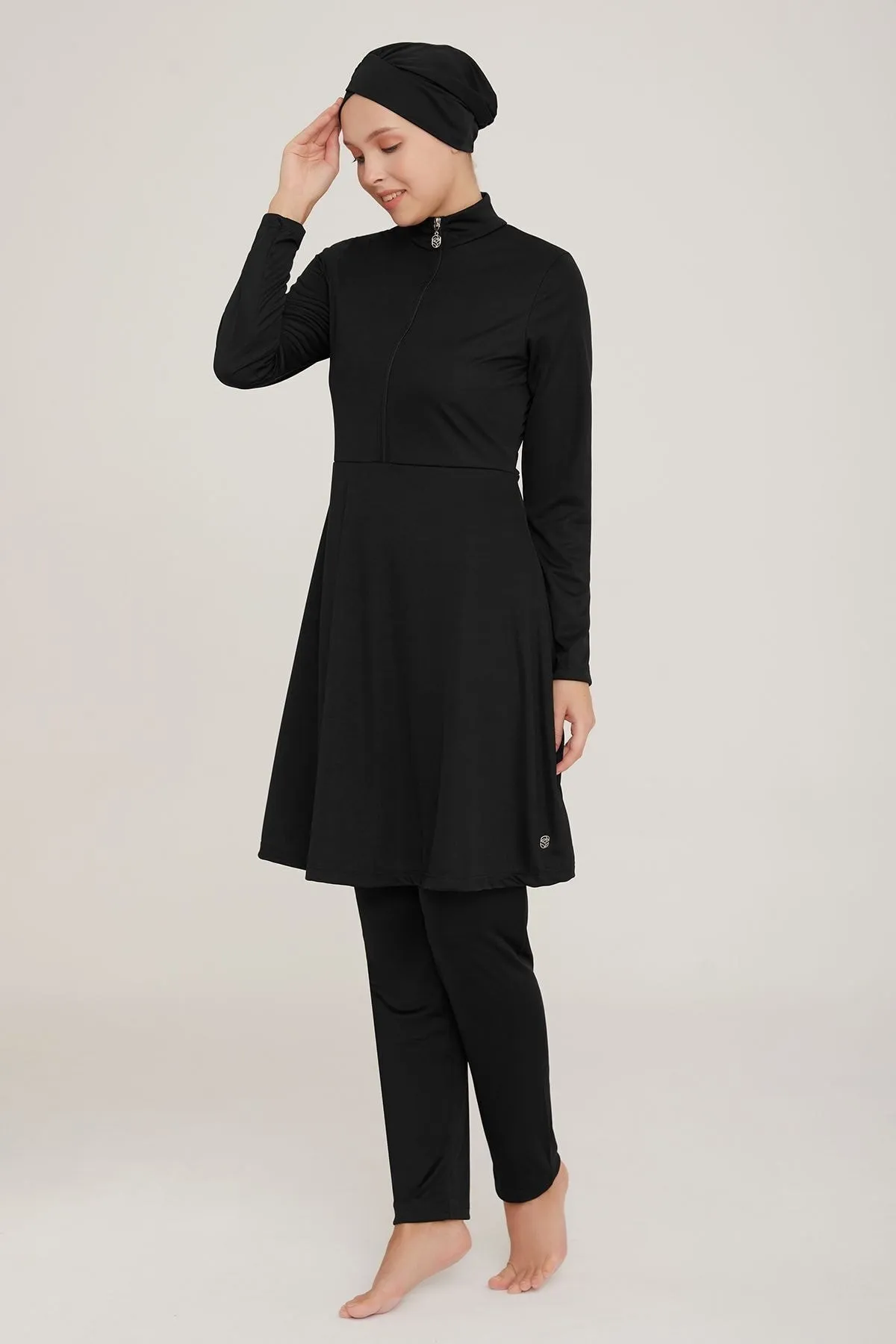 Remsa Mayo  Vollständig mit Lycra bedeckter Hijab-Badeanzug Mayfree Plain 9020 Schwarz Remsa-Badeanzug