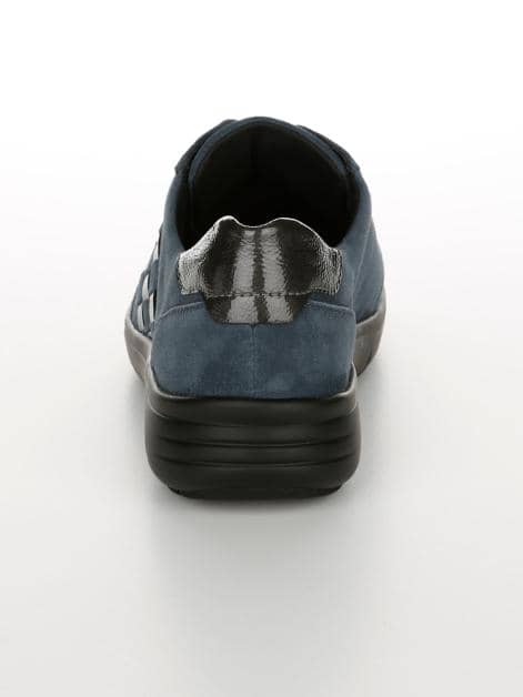 Schnürschuh mit Luftpolsterlaufsohle