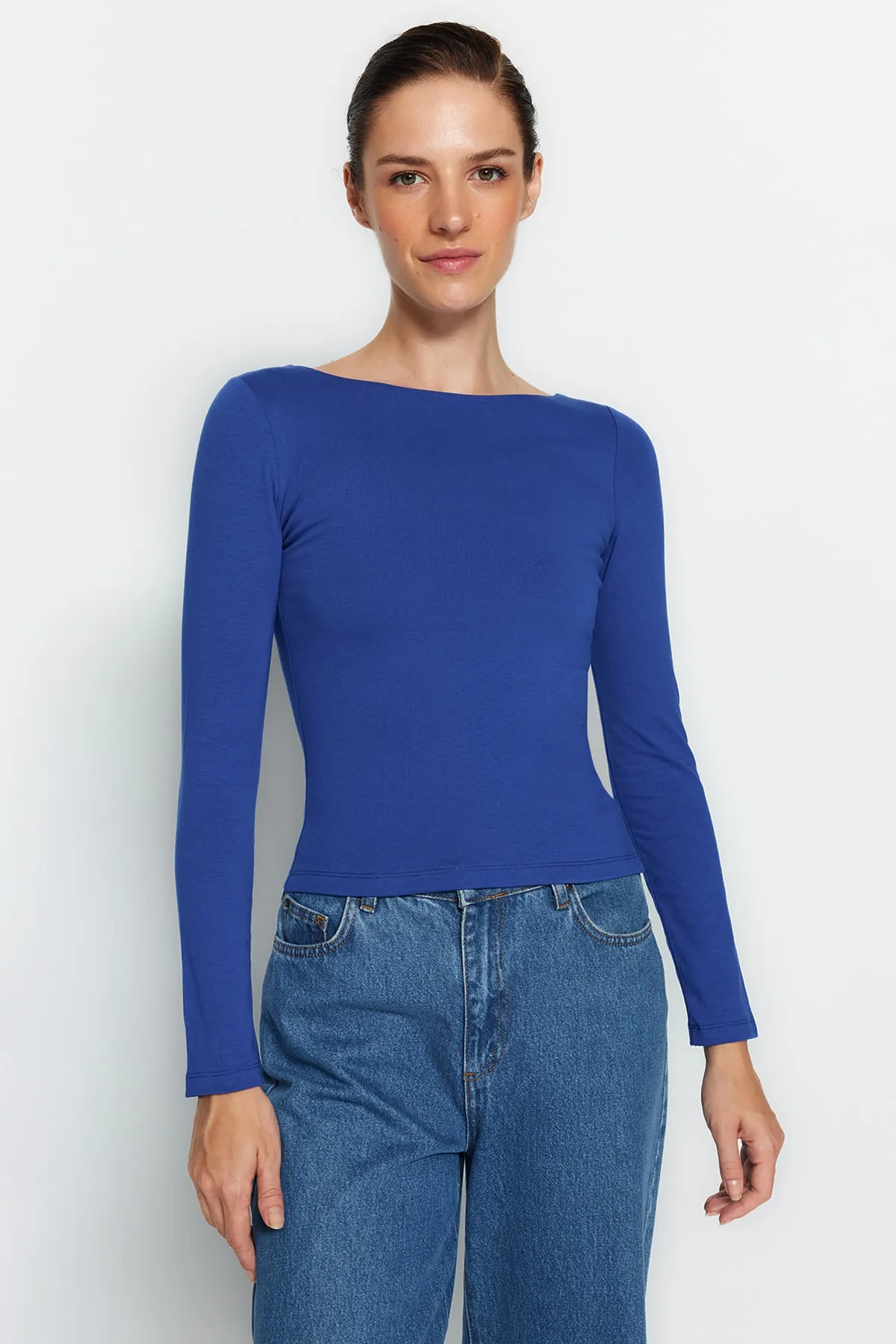 Trendyol Collection  Saks Cotton Stretchy U-Boot-Ausschnitt, taillierte, dehnbare Strickbluse TWOAW24BZ00166