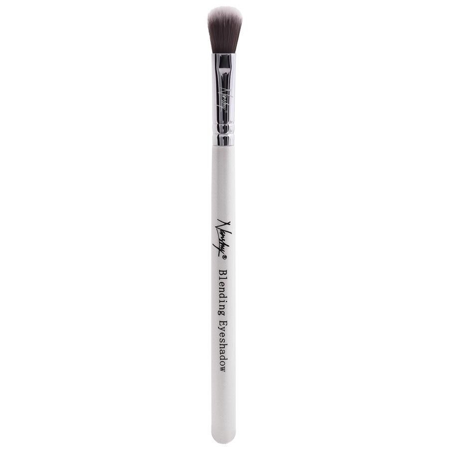 Blending Eyeshadow