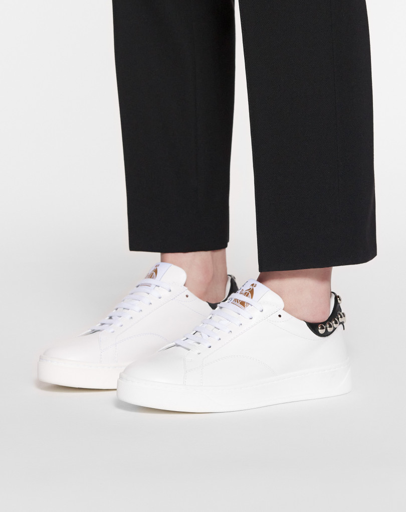 SNEAKERS DDB0 EN CUIR AVEC STUDS