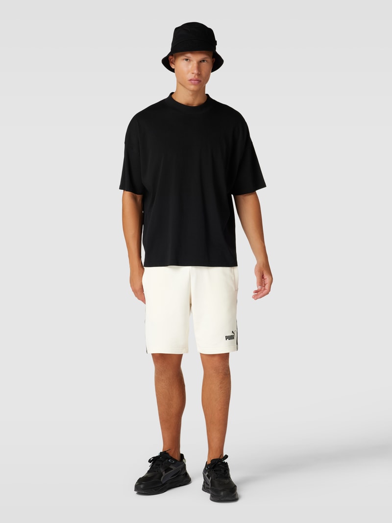Shorts mit Label-Details in sand