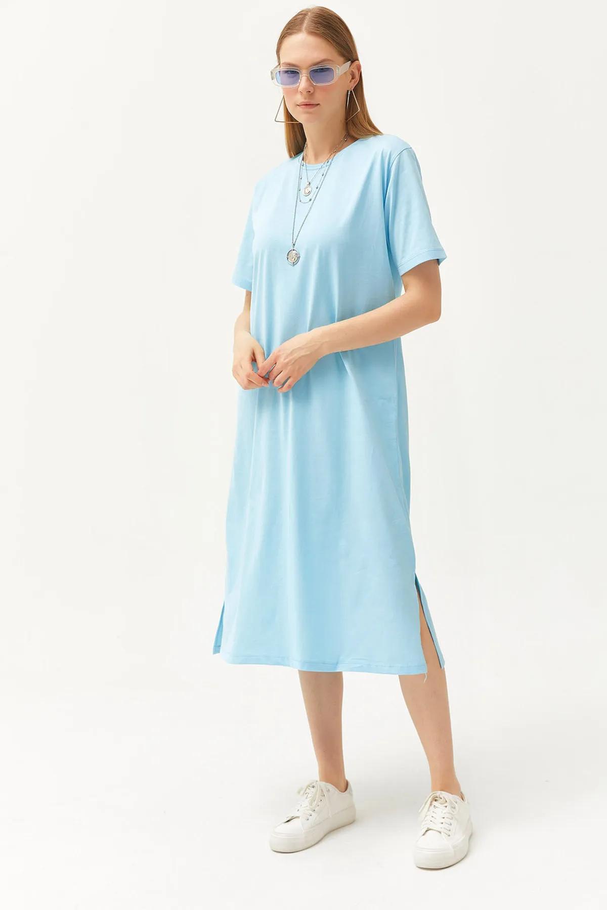 Olalook  Babyblaues Oversize-Baumwollkleid mit Seitenschlitzen für Damen ELB-19001880