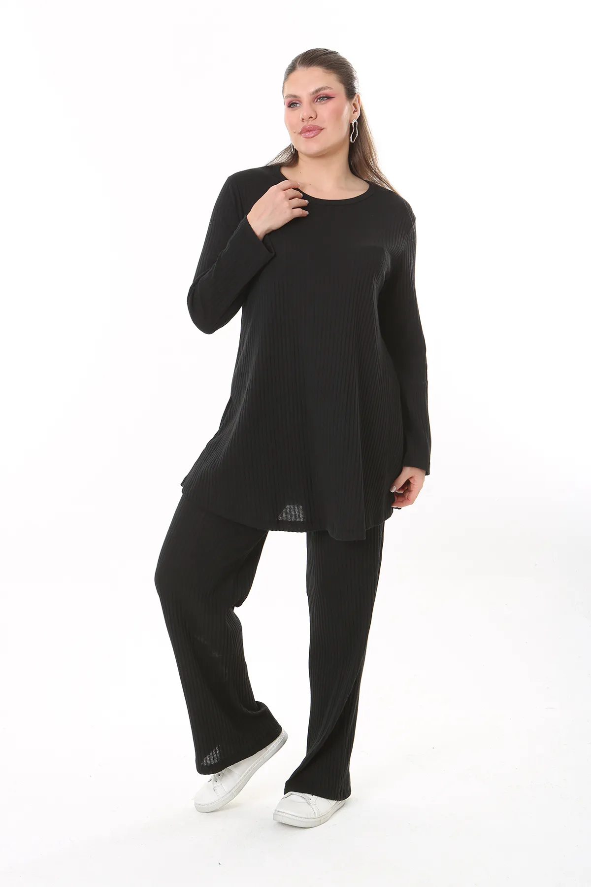 Şans  Damen-Set mit schwarzer Bluse und Hose in Übergröße 65N37701