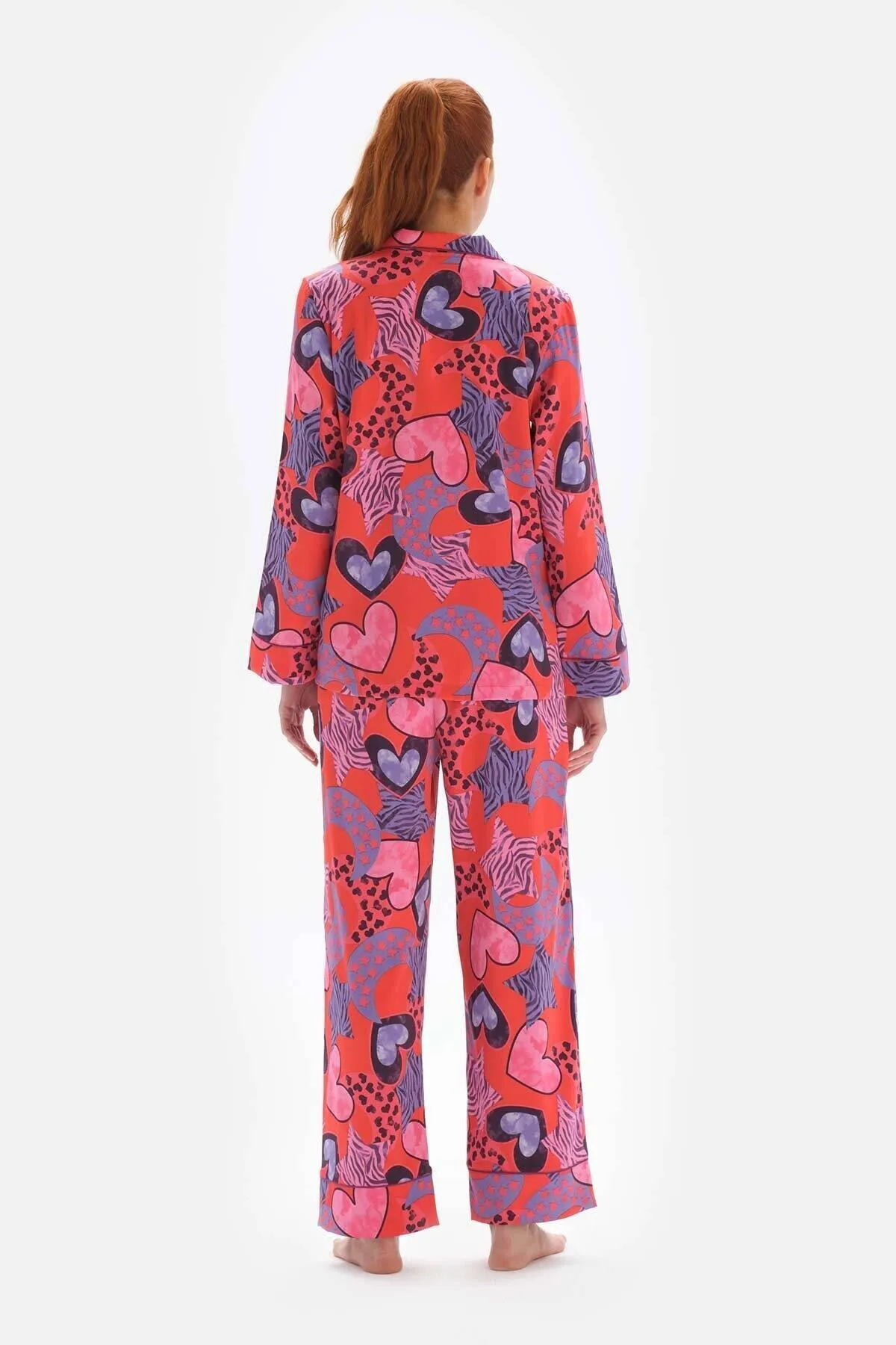 Dagi  Pyjamaoberteil aus Satin mit Hemdkragen und Granatapfelblütenmuster