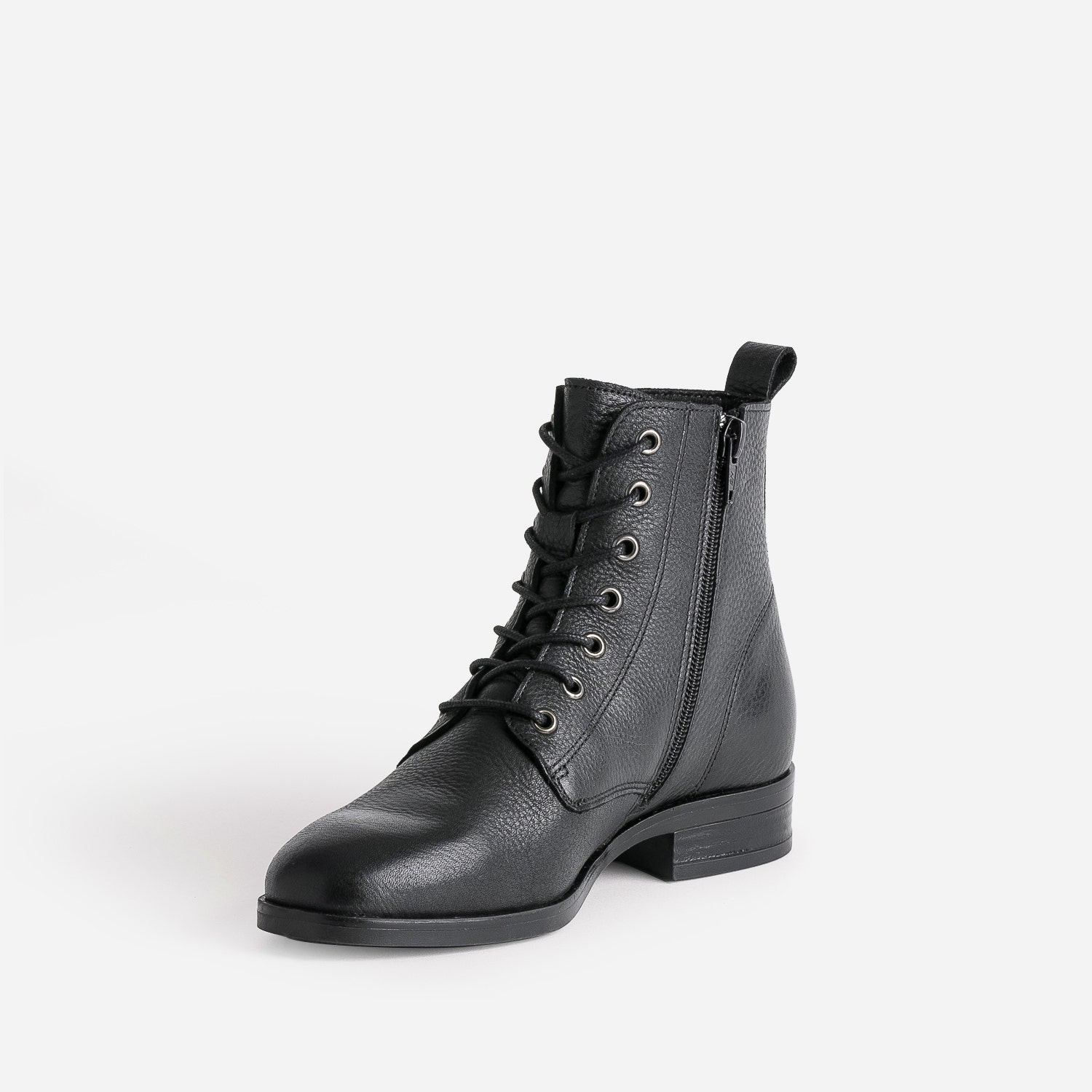 Bottine noire éco-conçue en cuir