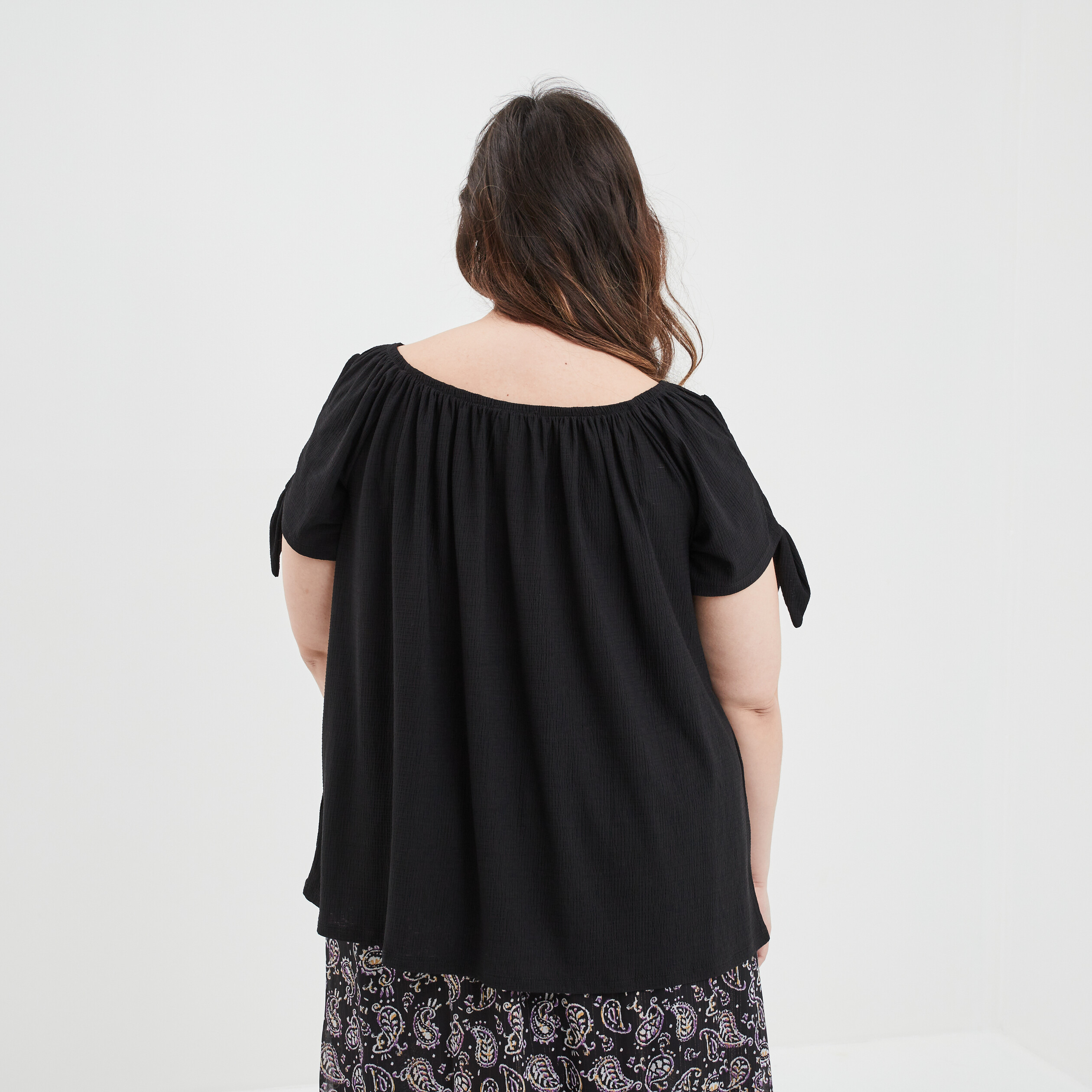 T-shirt col bardot manches noeuds noir femme grande taille | La Halle