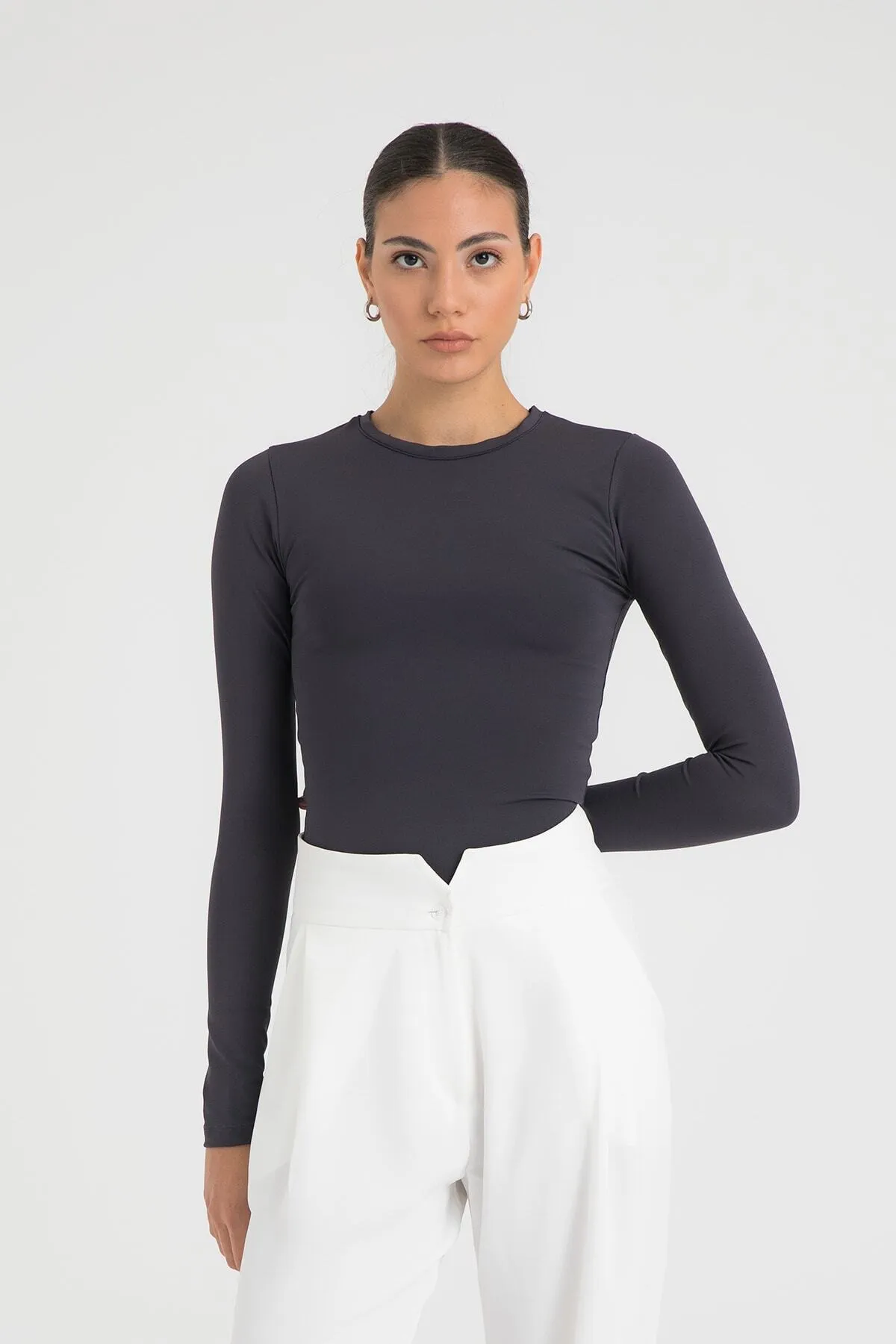 SHEISMONO  Soft-Touch-Rundhalsbluse geräuchert