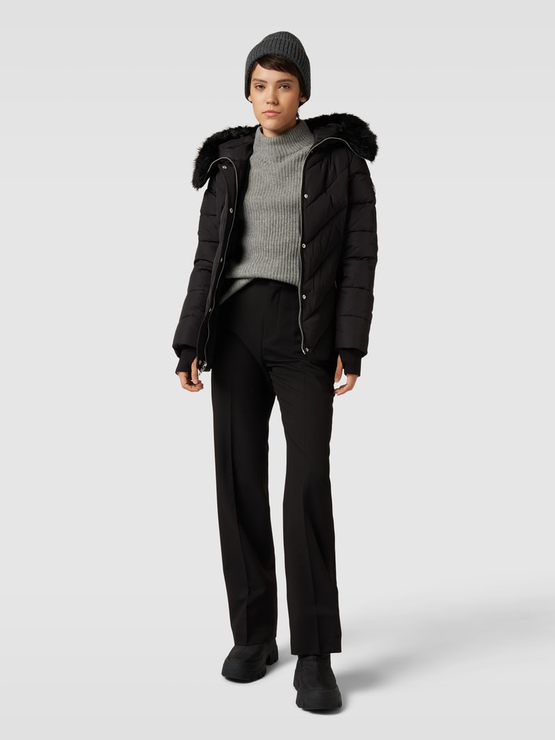 Steppjacke mit Kunstfellbesatz in schwarz