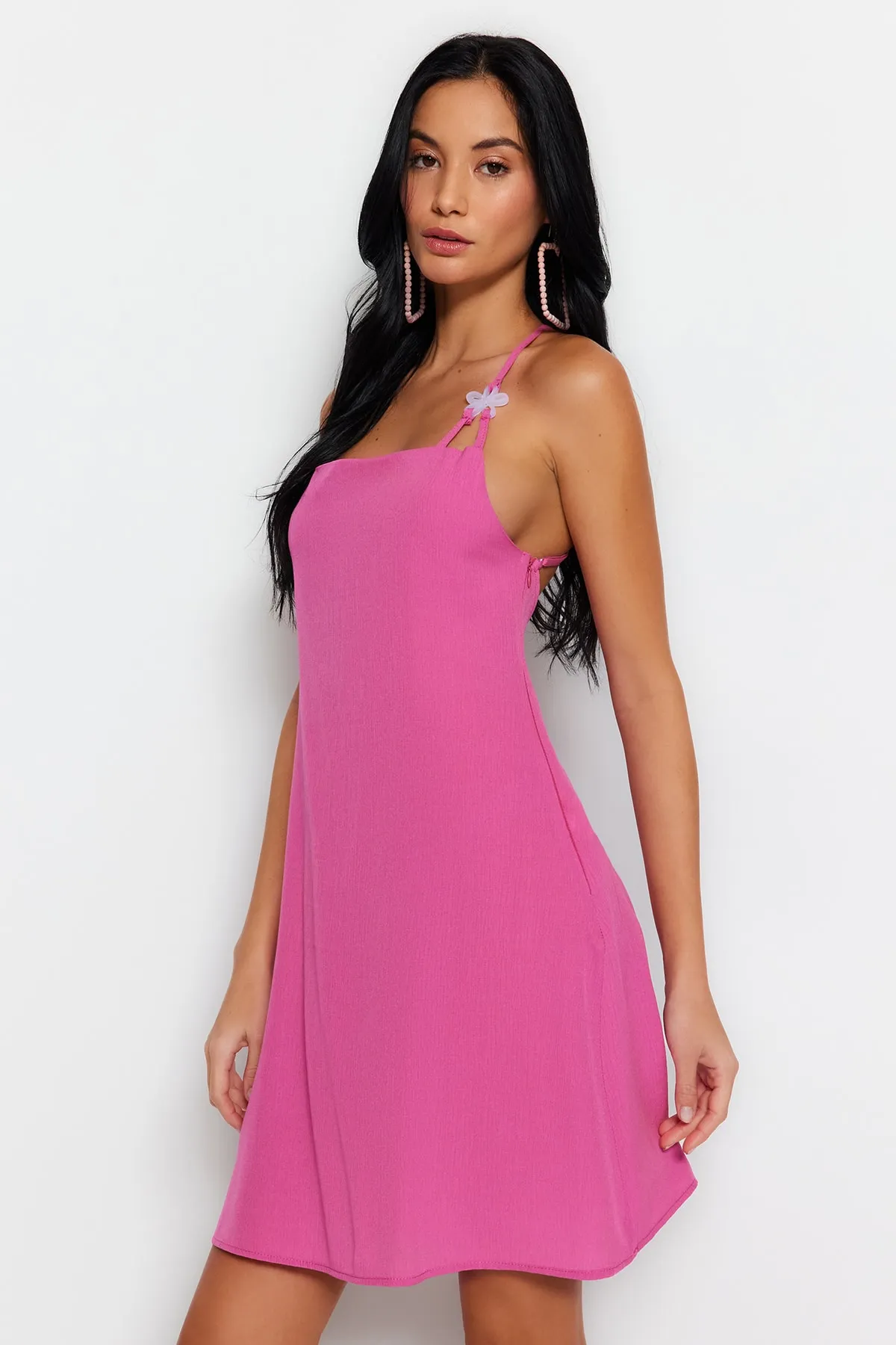 Trendyol Collection  Rosa gewebtes rückenfreies Mini-Strandkleid TBESS23EL00178