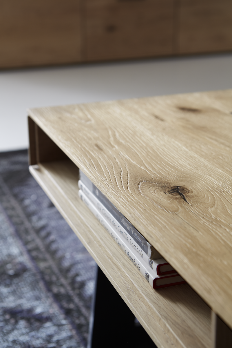 Hartmann Couchtisch Runa mit Rindenapplikation
