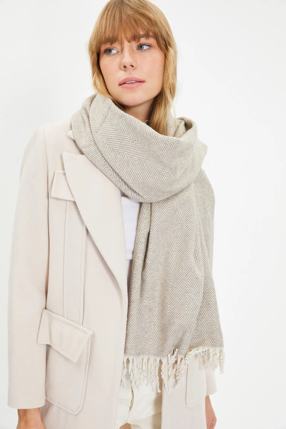 Trendyol Collection  Weicher strukturierter Nerzschal für Damen TWOAW22AT0039