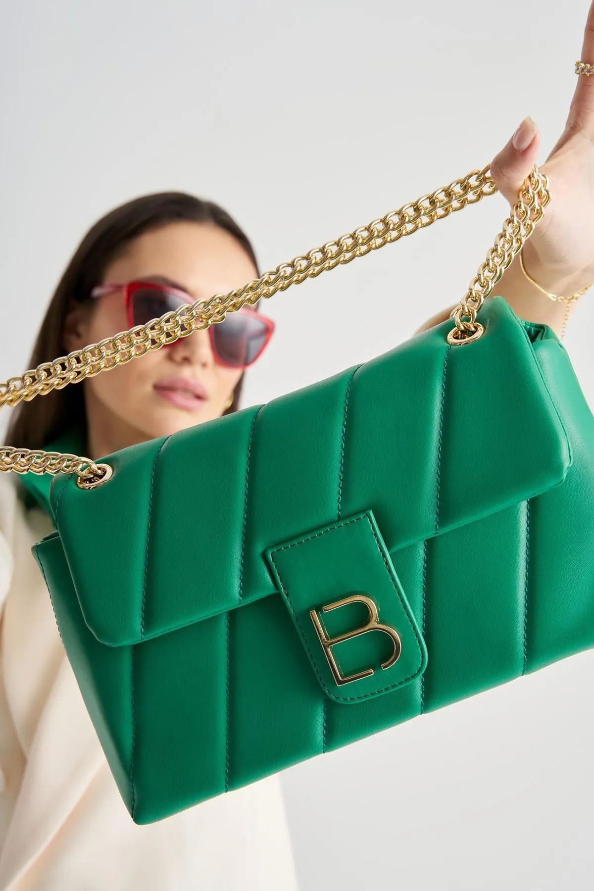 Lucky Bees  Gemusterte Damen Hand- und Schultertasche mit Kettenriemen
