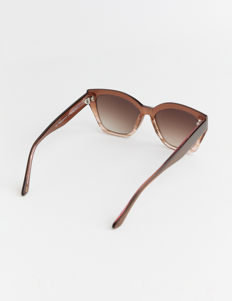 Sonnenbrille mit breitem Gestell