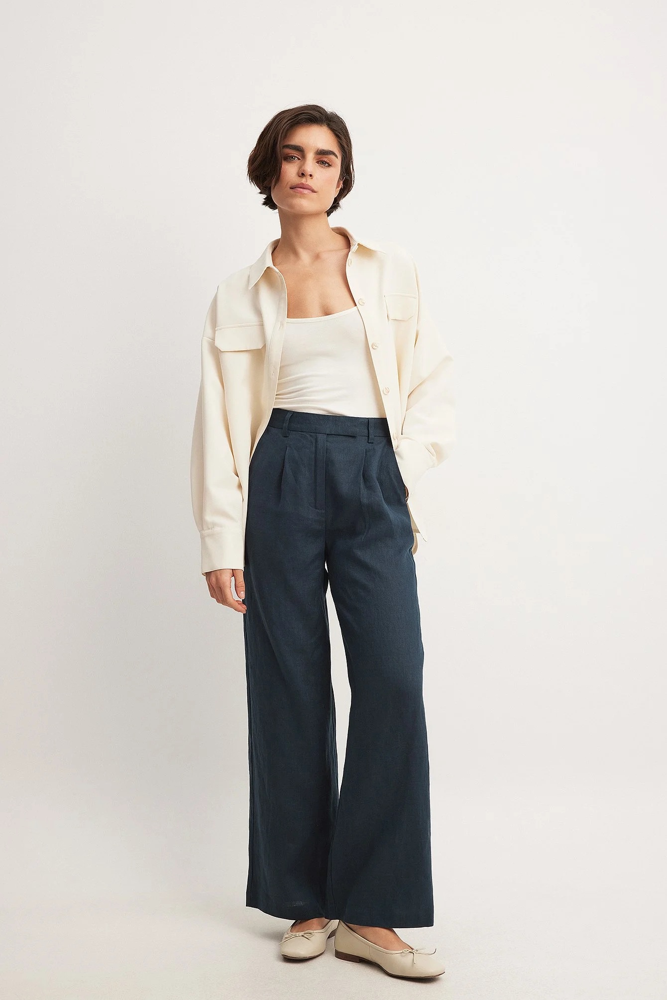 Leinenhose mit weiten Beinen