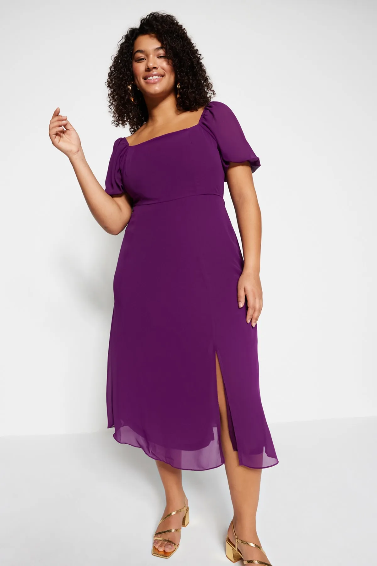 Trendyol Curve  Lila, schlichtes A-Linien-Midikleid aus Webstoff in Übergröße