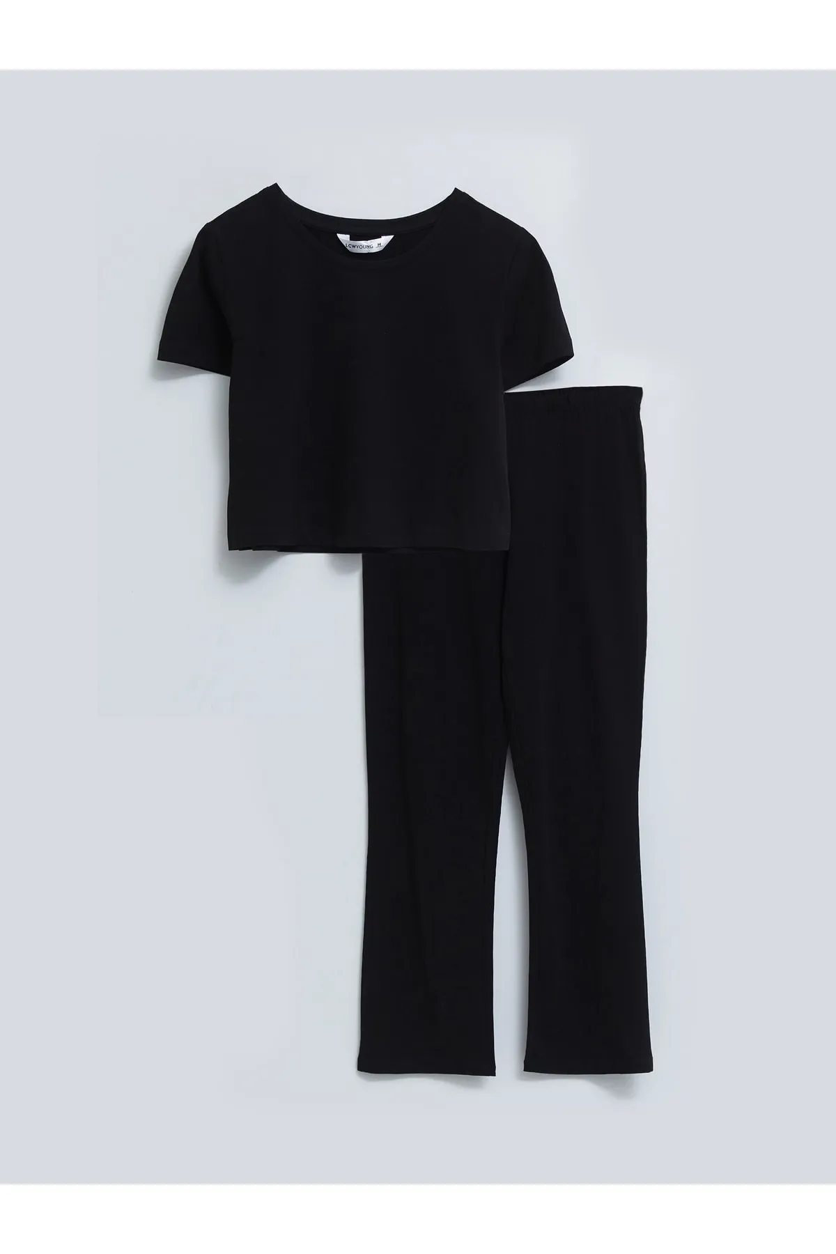LC Waikiki  Einfarbiges Pyjama-Set aus Baumwolle mit Rundhalsausschnitt und kurzen Ärmeln für Damen