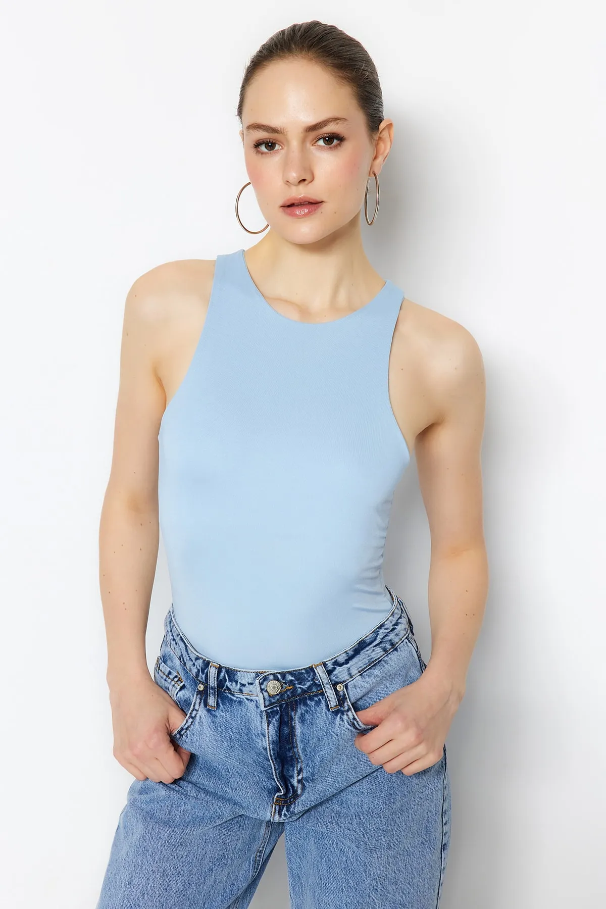 Trendyol Collection  Blauer Neckholder-Body aus dehnbarem Strick mit Druckknöpfen TWOSS20BD0044