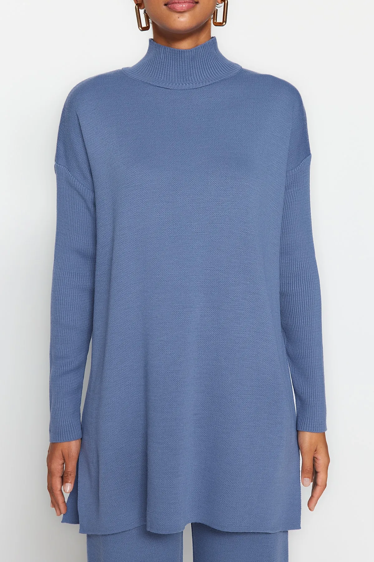 Trendyol Modest  Indigoblaues Strickoberteil-Set mit Schlitz und weitem Bein TCTAW24US00028