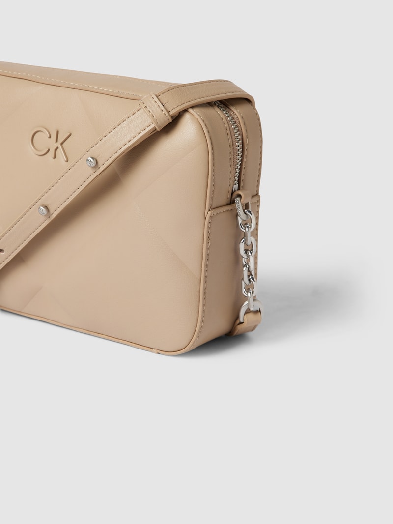 Umhängetasche mit Strukturmuster Modell 'CAMERA' in beige