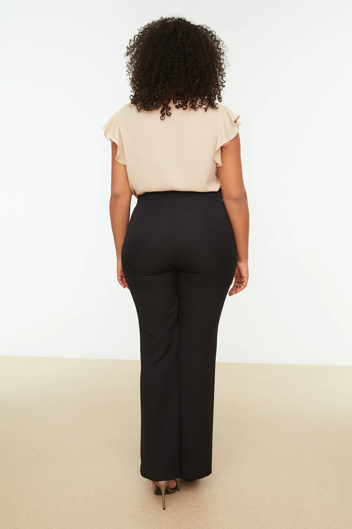 Trendyol Curve  Schwarze Hose mit weitem Bein