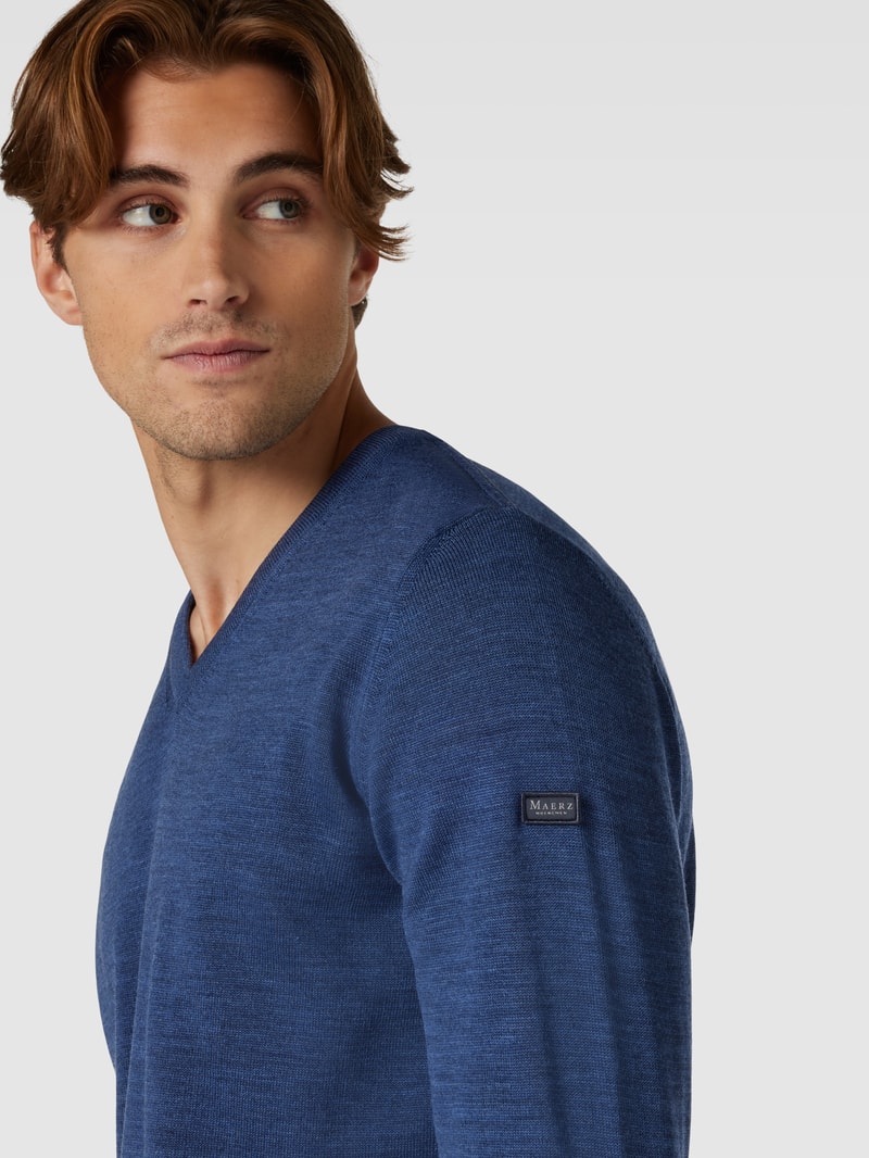 Strickpullover mit Label-Patch in ozean blau meliert
