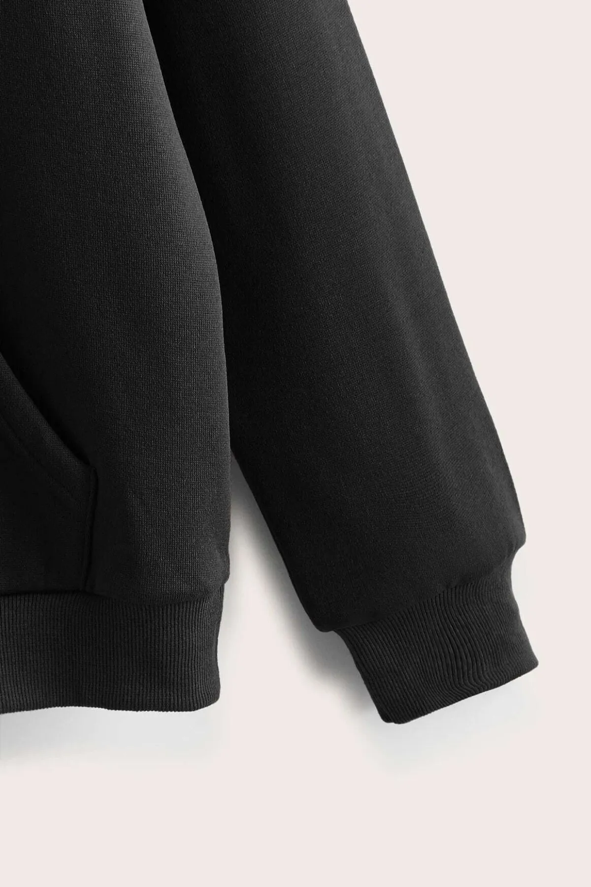 MODAGEN  Unisex-Kapuzenpullover in Schwarz mit Los Angeles-Aufdruck und Oversize-Sweatshirt
