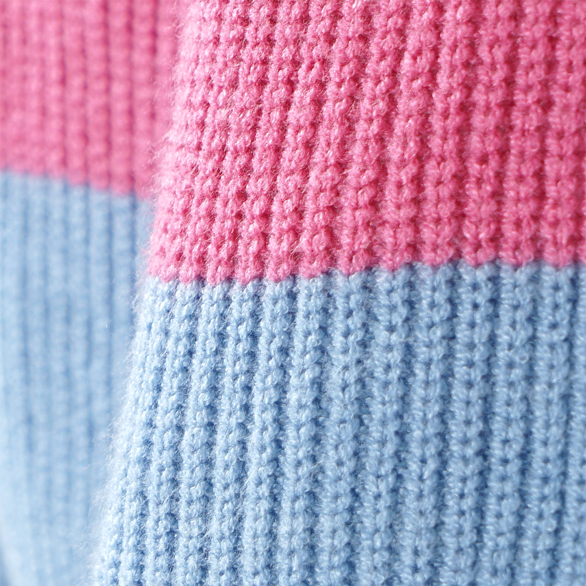 Mädchen Strickpullover mit Farbteilern
